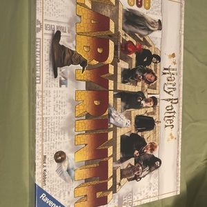 Hi, I am selling a Harry Potter labyrinth board game.